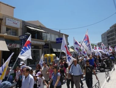 Ολοκληρώθηκε το αντιπολεμικό συλλαλητήριο στα Χανιά -Πορεία έξω από τη Σούδα (video)